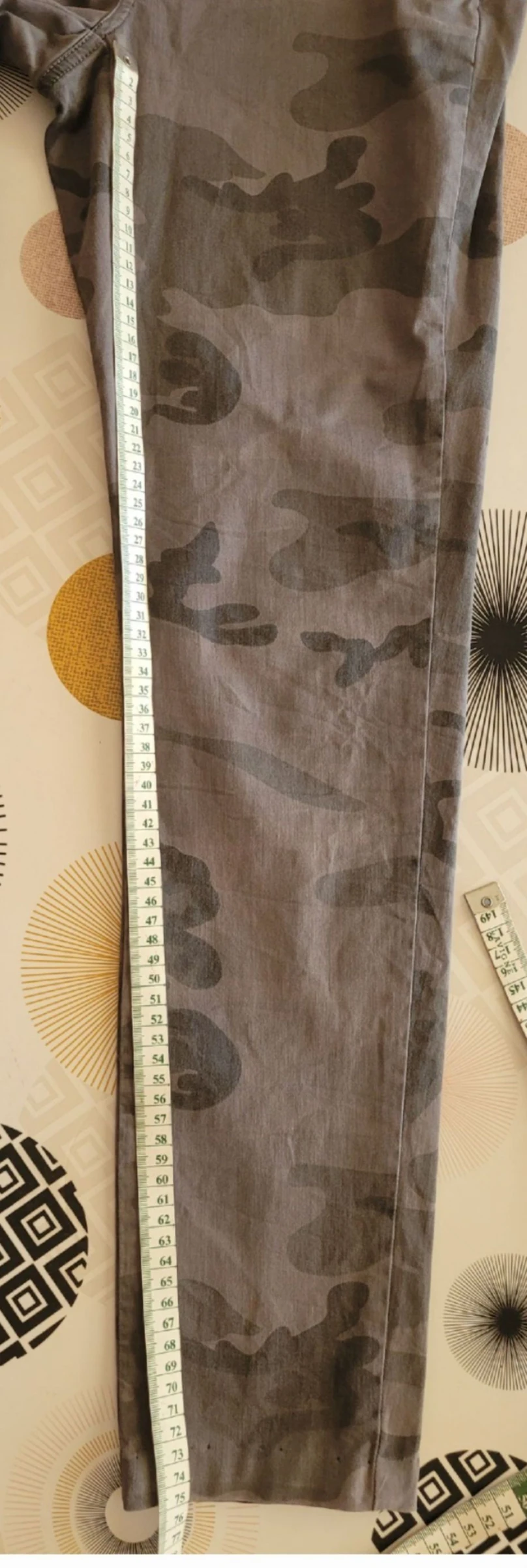 Monoprix Calça/Jeans Skinny TFr40/TL - Estampa Militar Cinza e Cintura Média em Ótimo Estado – photo 14